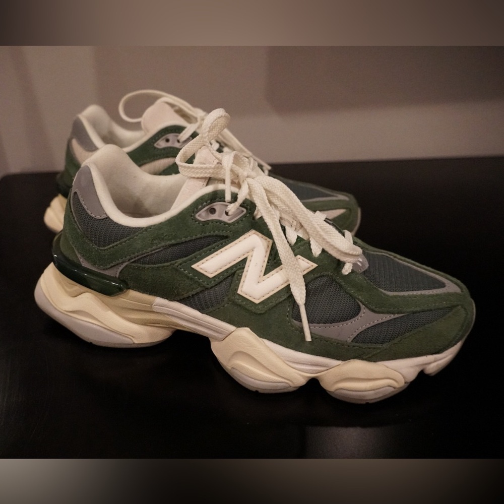 New Balance 9060 in Nori Green